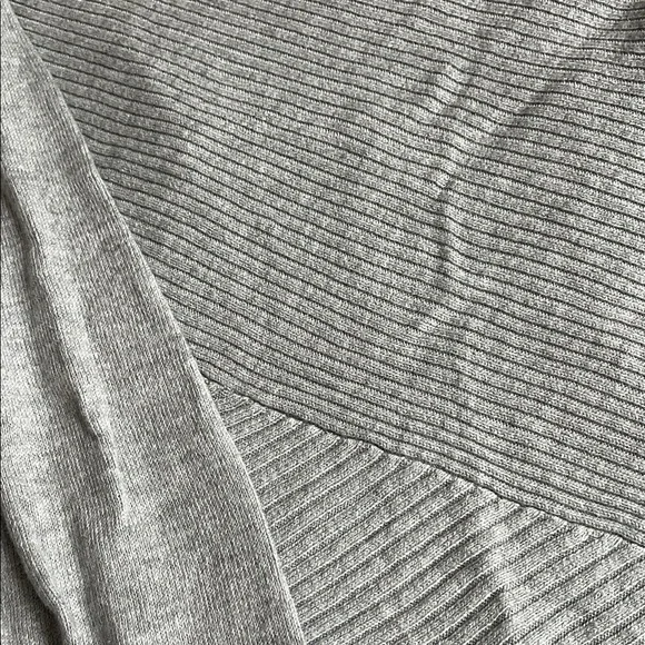Reitmans Light Gray Ribbed Knit Top - Picture 3 of 3